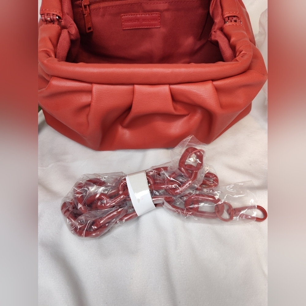 NWT Badgley Mischka Red Vegan Leather Clutch in Red - Picture 7 of 8